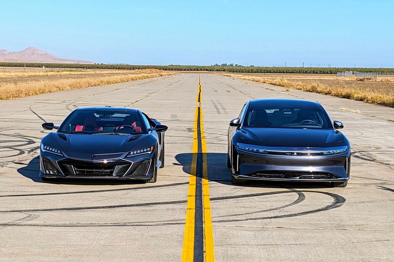 Edmunds U-Drags: 2022 Lucid Air Grand Touring vs. 2022 Acura NSX Type S