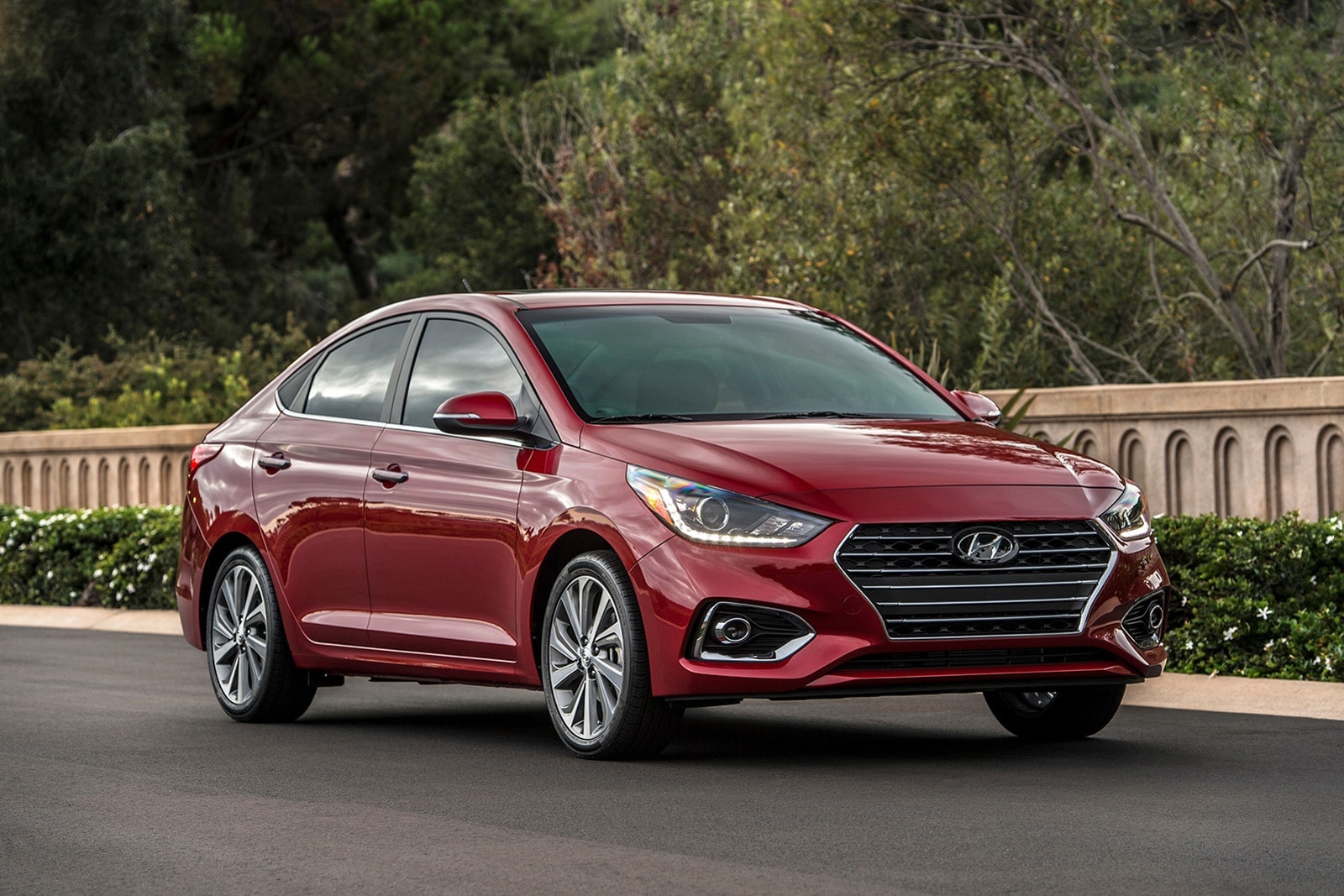 Hyundai Accent front three-quarters view