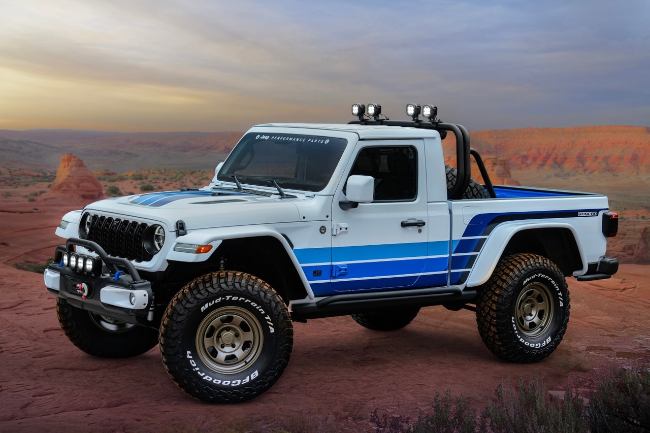 Jeep Honcho front blue