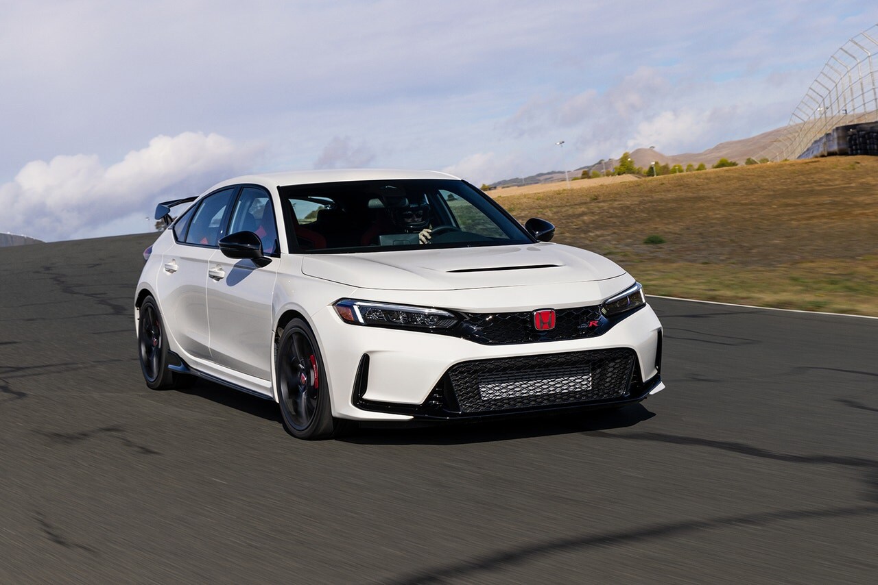 2023_Civic_Type_R_First_Drive_1.jpg