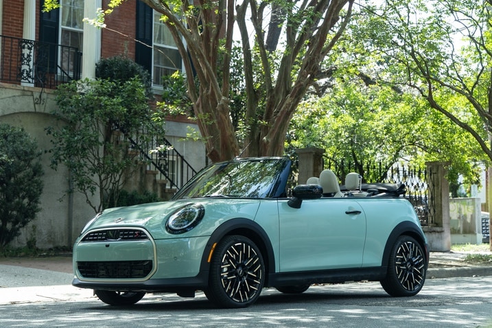2025 Mini Convertible front 3/4