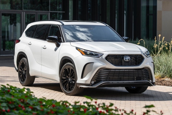 2023 Toyota Highlander front