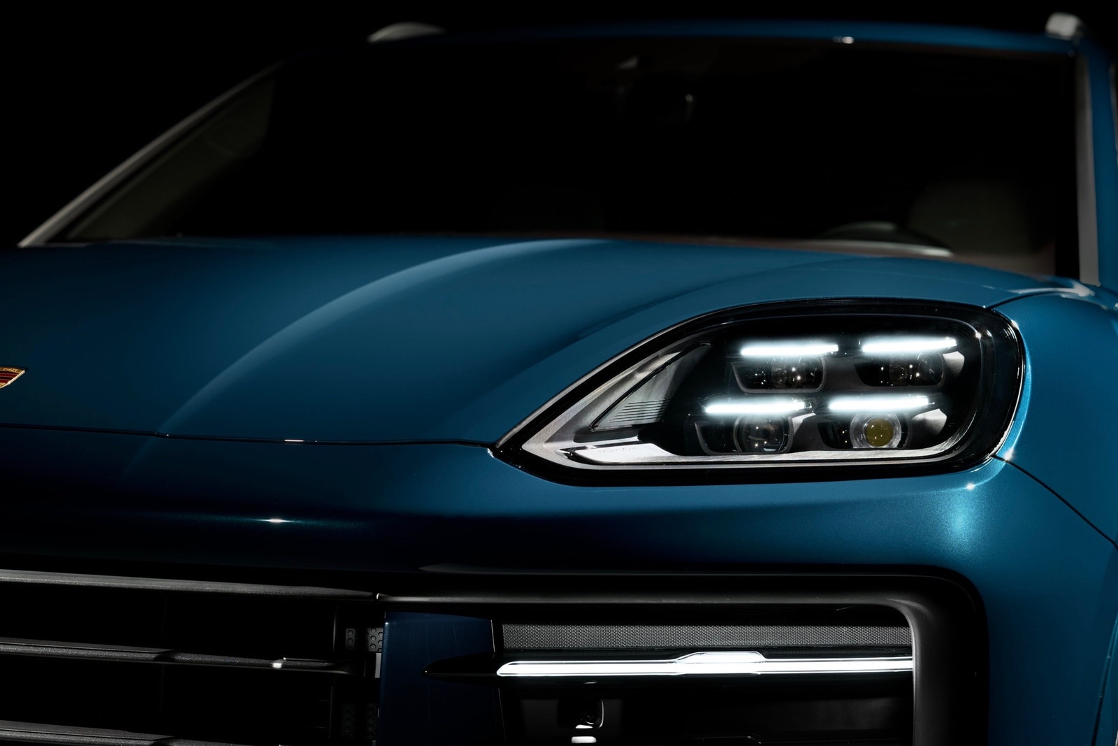 2024 Porsche Cayenne front end teaser
