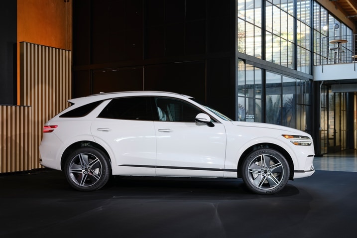 2026 Genesis GV70 side profile