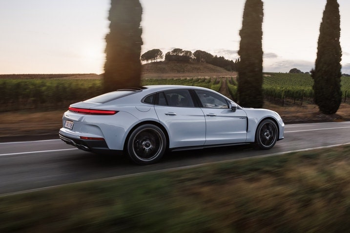 2025 Porsche Panamera Turbo S E-Hybrid driving