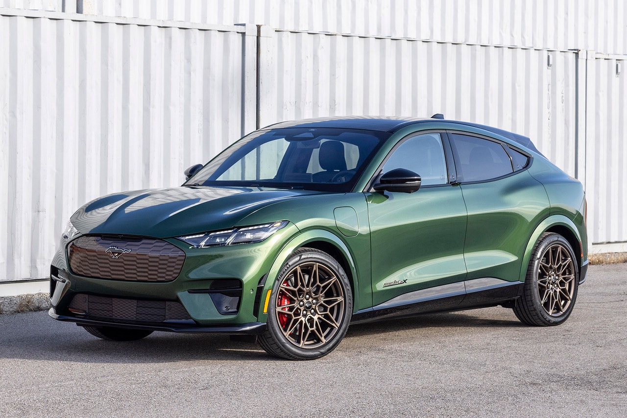2024 Ford Mustang Mach-E GT front 3/4