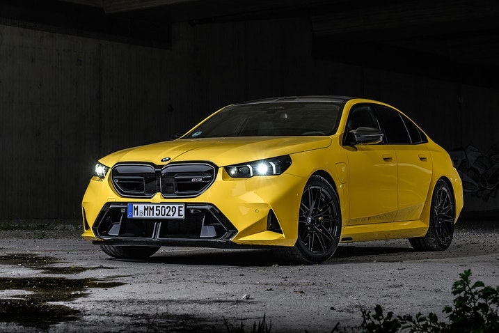 2025 BMW M5 front 3/4