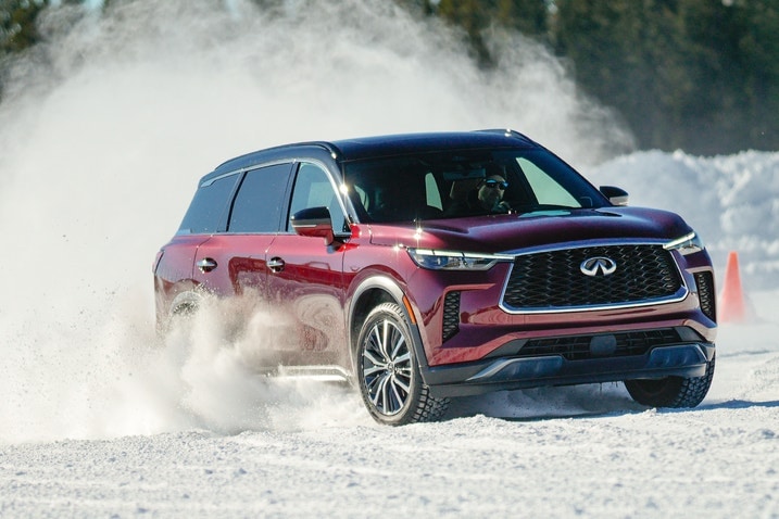 2023 Infiniti QX60 front