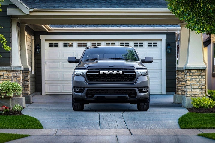 2025 Ram 1500 Ramcharger front