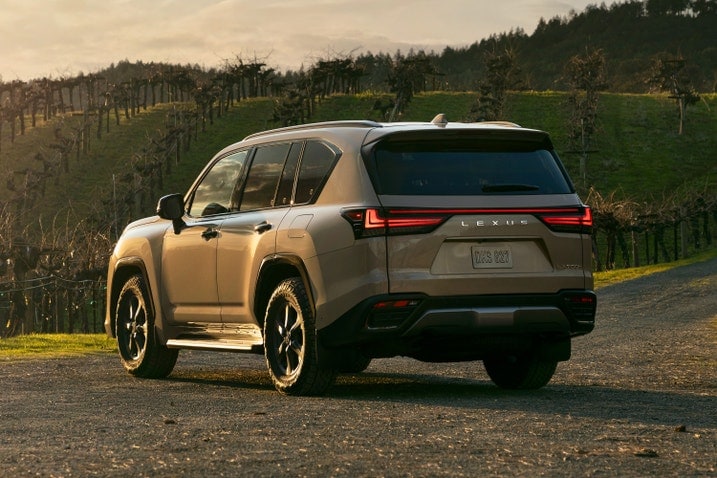 2025 Lexus LX 700h rear 3/4