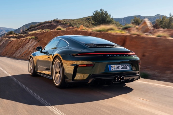 2025 Porsche 911 GT3 driving