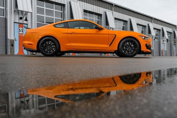 Ford Mustang Shelby GT350 profile