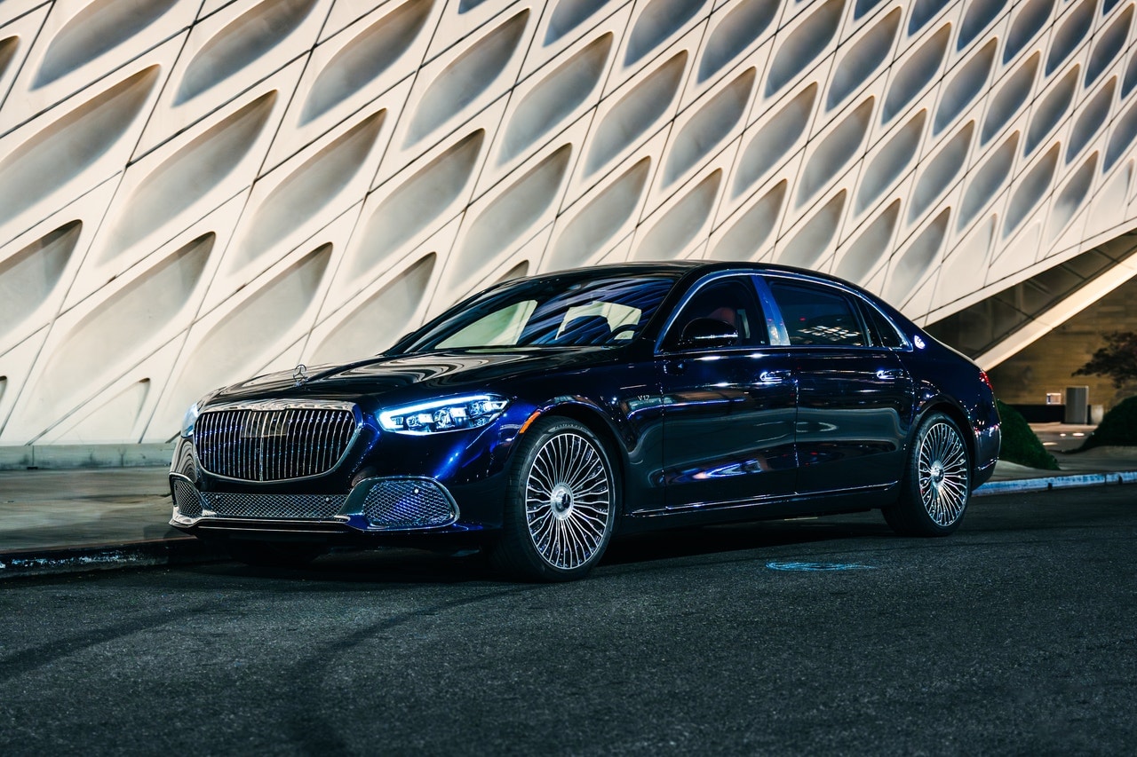 2024 Mercedes-Benz Maybach S680 front 3/4