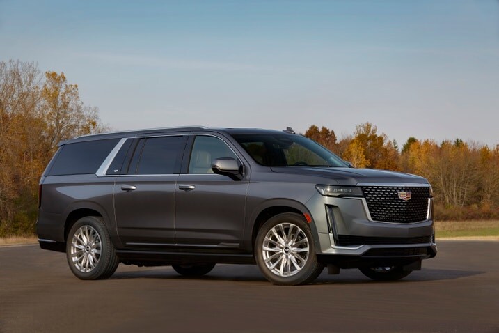 Cadillac Escalade ESV 2021 depan 3/4