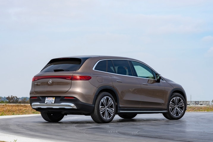 2024 Mercedes-Benz EQS SUV rear 3/4