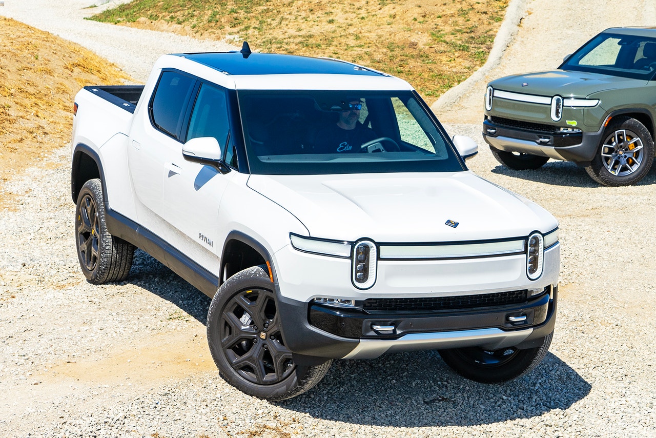 2023 Rivian R1T front 3/4