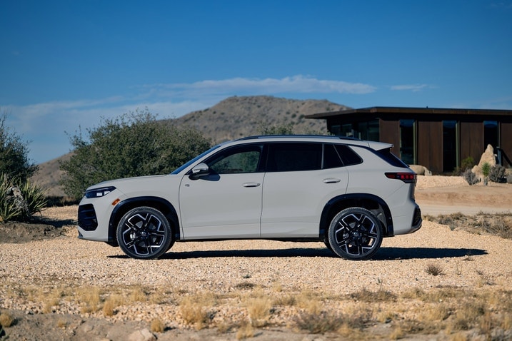 2025 Volkswagen Tiguan profile