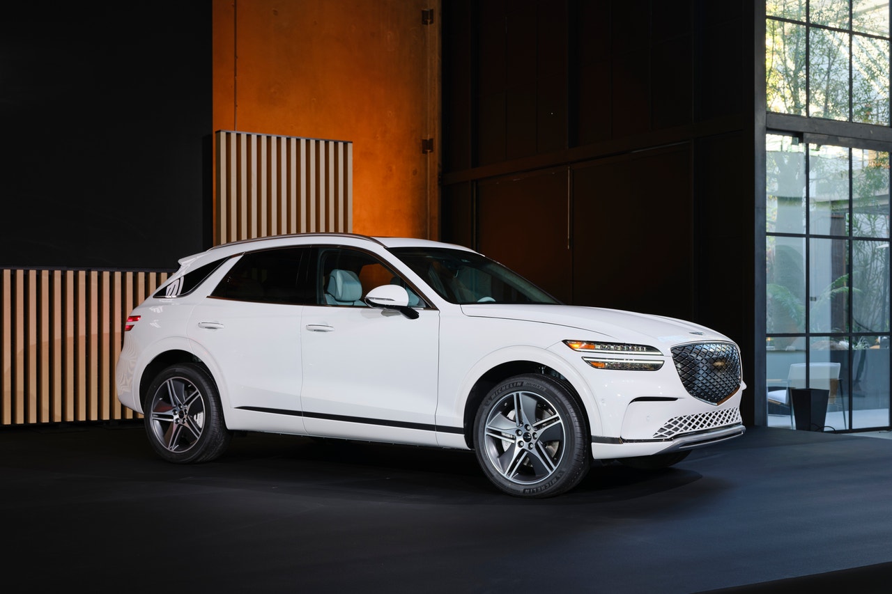 Genesis Electrified GV70