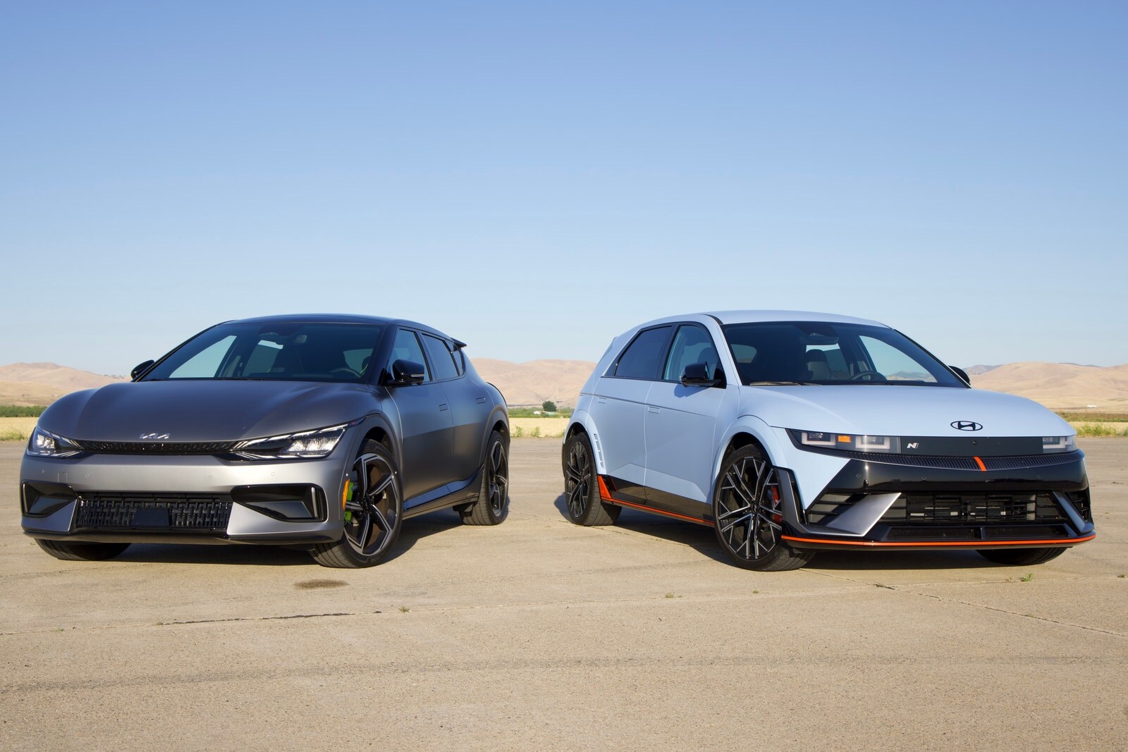 Drag Race Hyundai Ioniq 5 N vs. Kia EV6 GT Edmunds U Drags