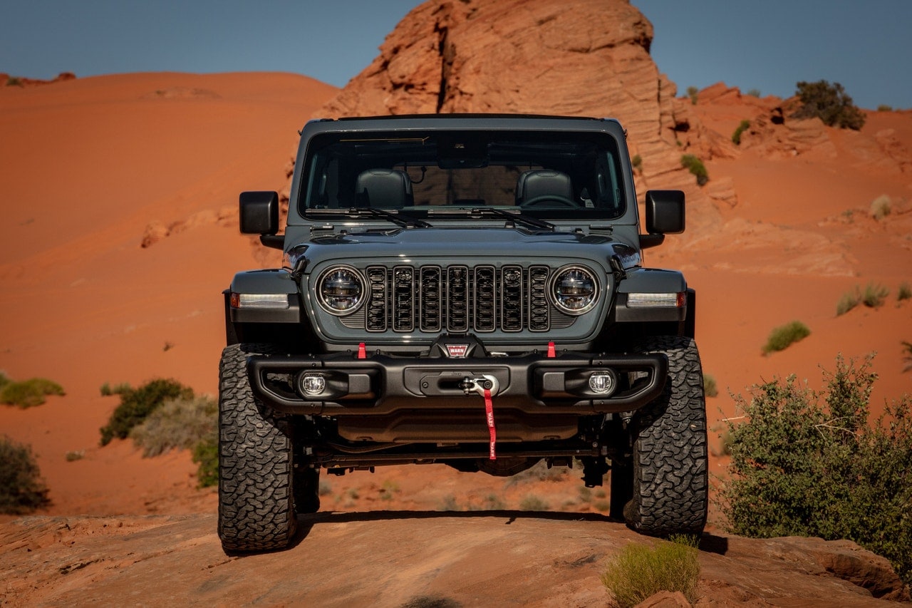 2025 Jeep Wrangler front end