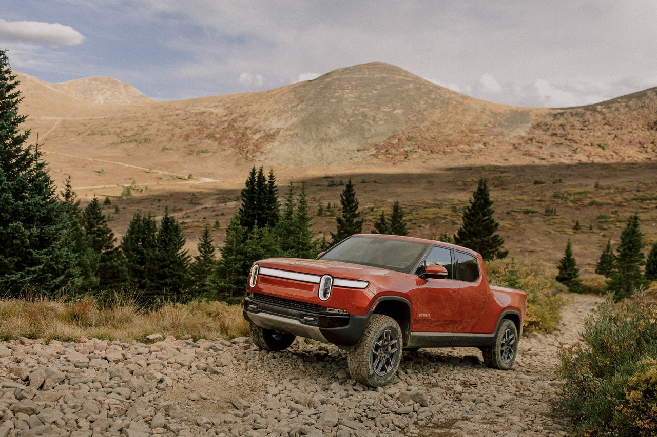 2022 Rivian R1T front 34 trail.jpeg