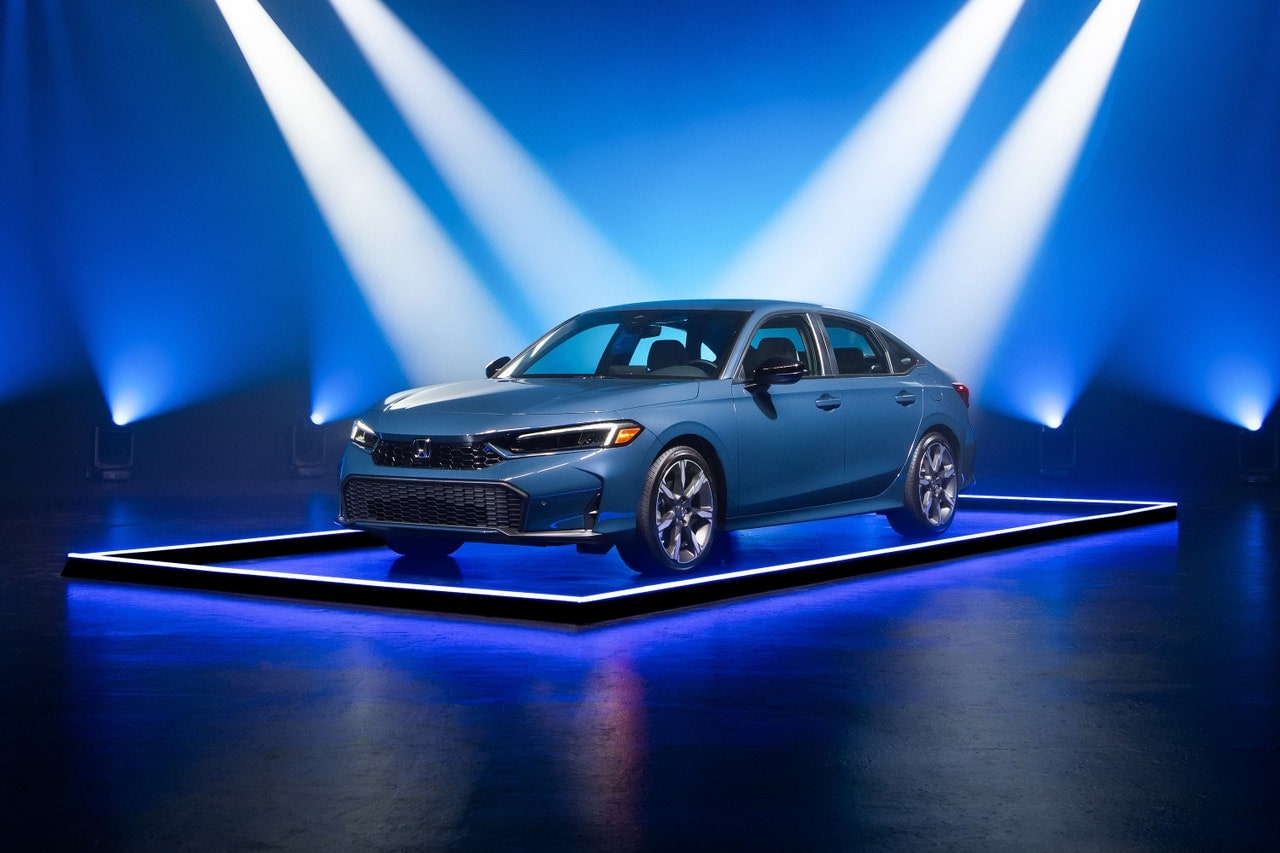 2025 Honda Civic Hybrid front 3/4