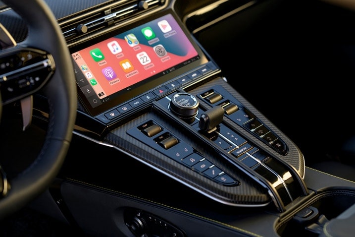 2025 Aston Martin Vantage touchscreen