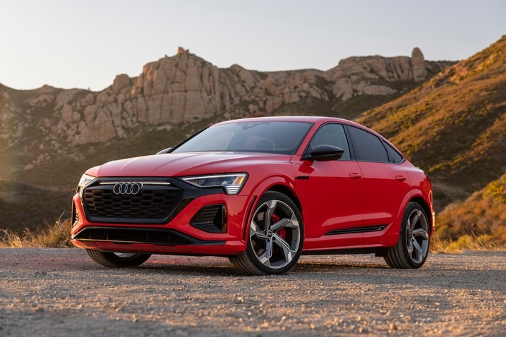 2024 Audi SQ8 e-tron front