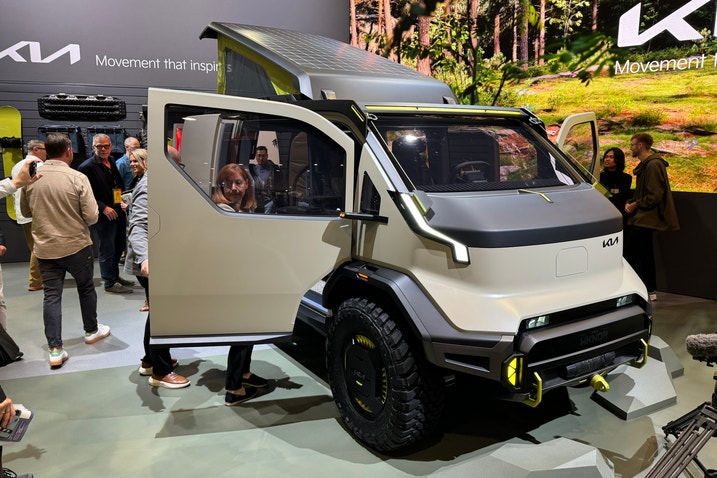 Kia PV5 WKNDR Concept front