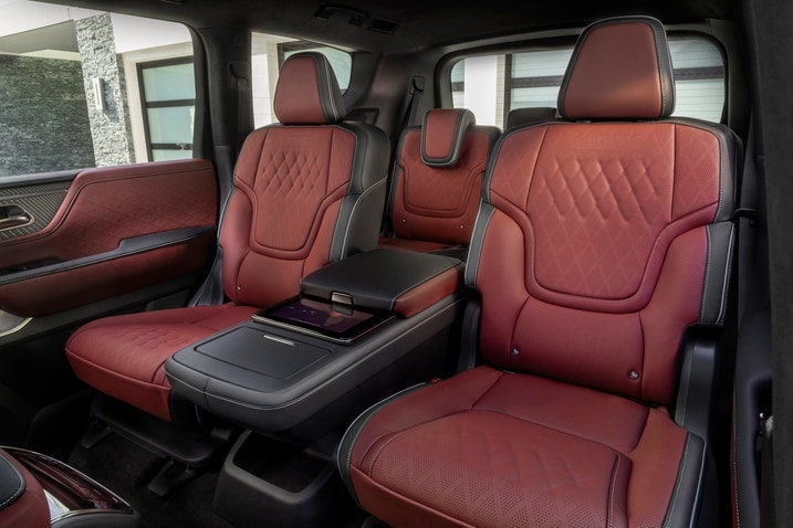 2025 Infiniti QX80 second row