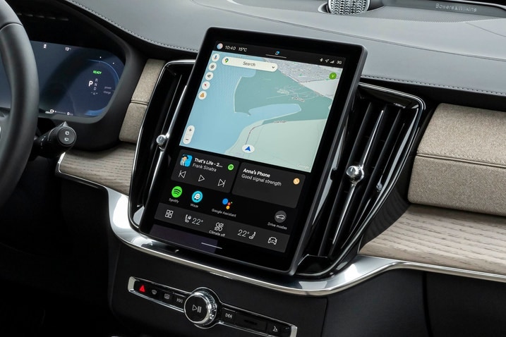 New Volvo XC90 T8 dashboard