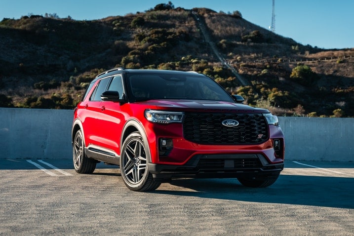 2025 Ford Explorer ST front 3/4