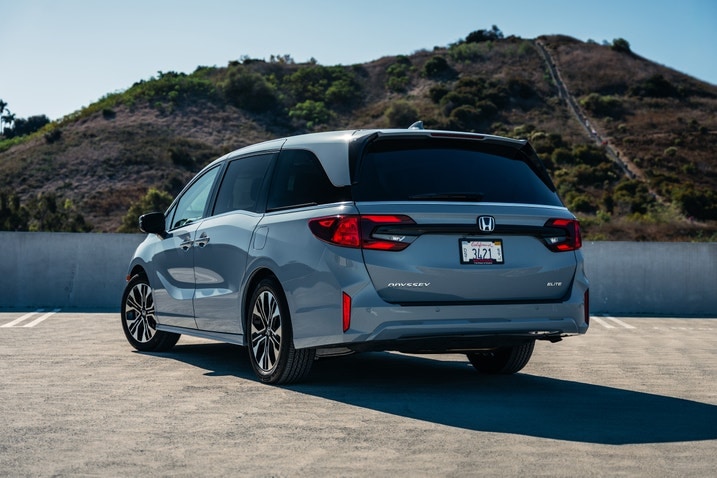 2024 Honda Odyssey rear 3/4
