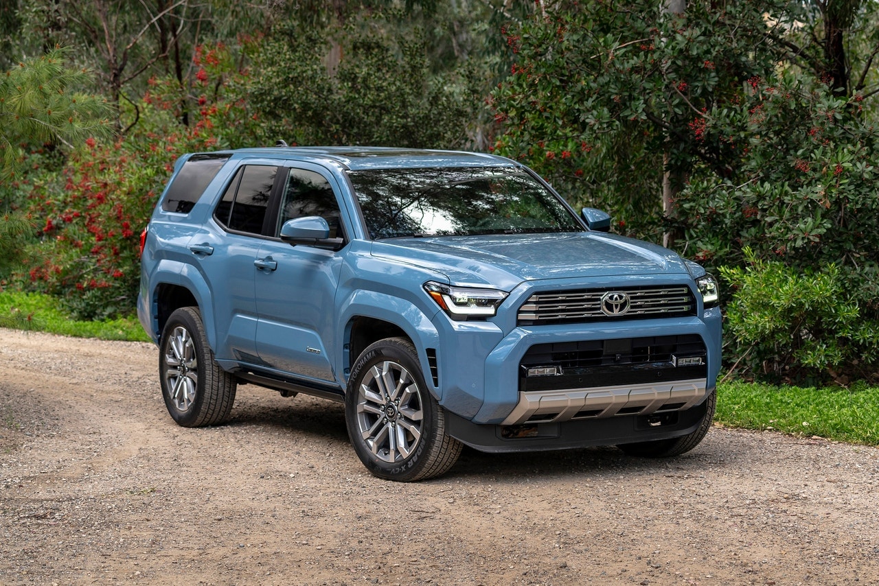 2025 Toyota 4Runner Platinum front 3/4