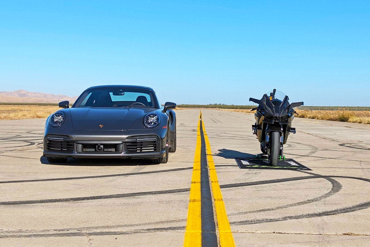 2023 Porsche 911 Turbo S vs. 2015 Kawasaki Ninja H2 R
