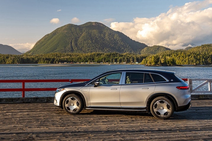 2024 Mercedes-Maybach EQS 680 SUV profile