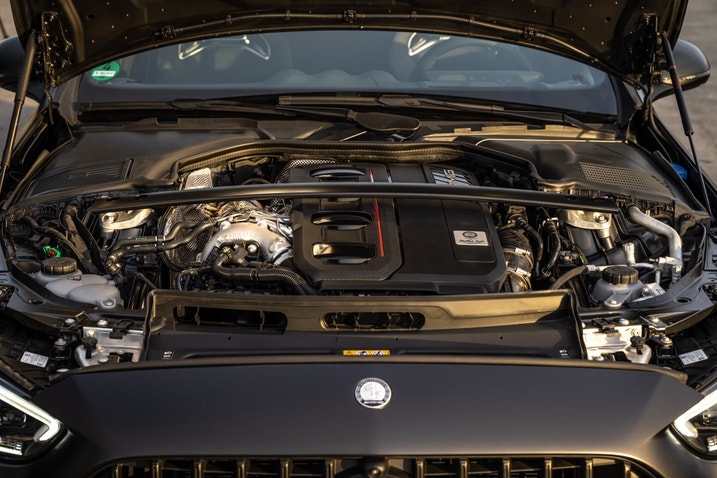 2024 Mercedes-Benz C 63 S E Performance engine