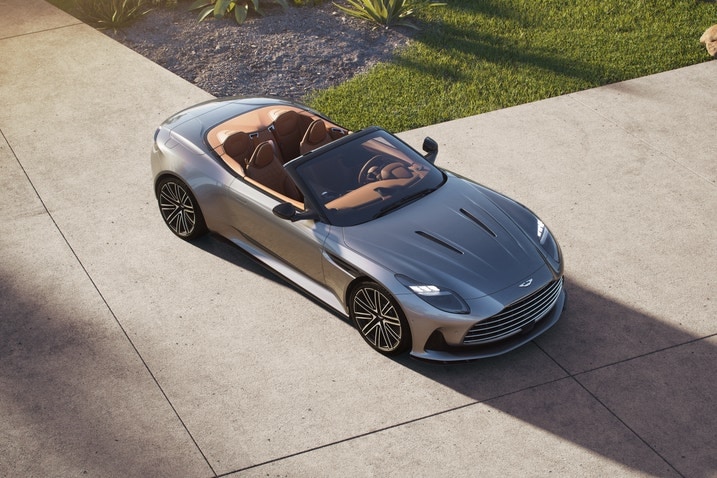 Aston Martin DB12 Volante 