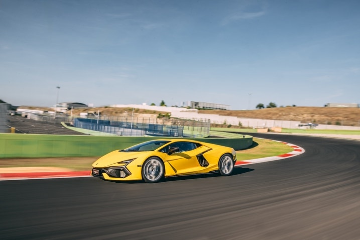 2024 Lamborghini Revuelto front