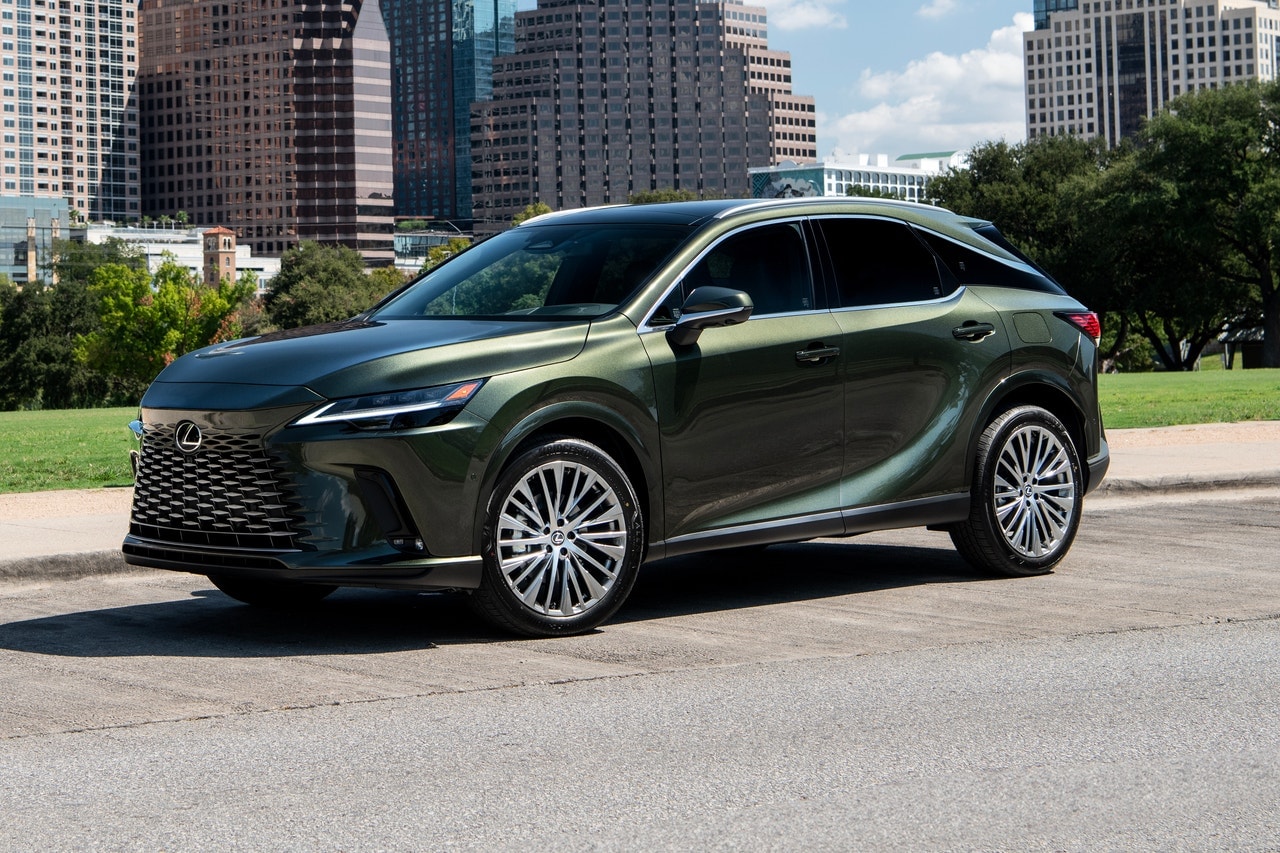 2024 Lexus RX 450h+ front 3/4