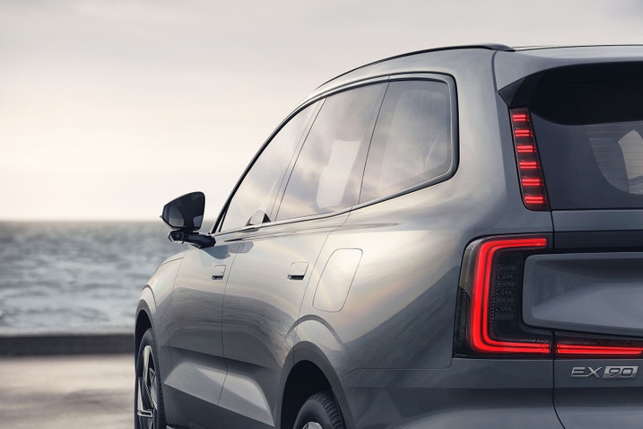 2024_Volvo_EX90_6.jpg