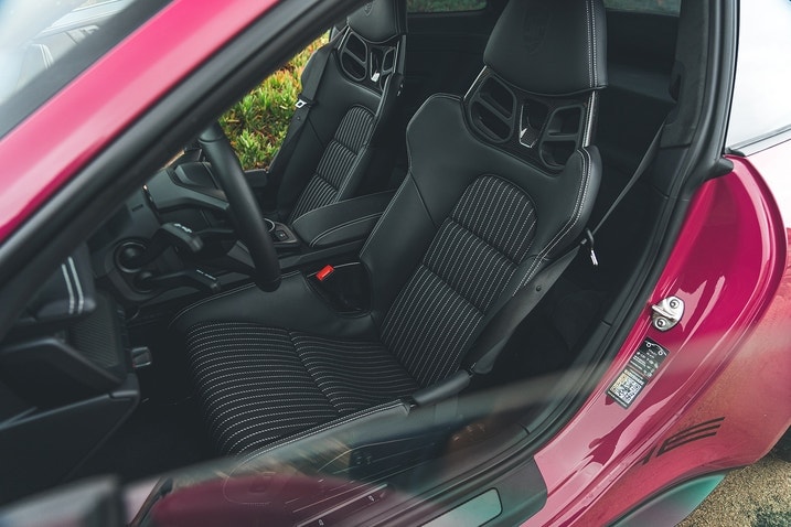 2024 Porsche 911 S/T seat