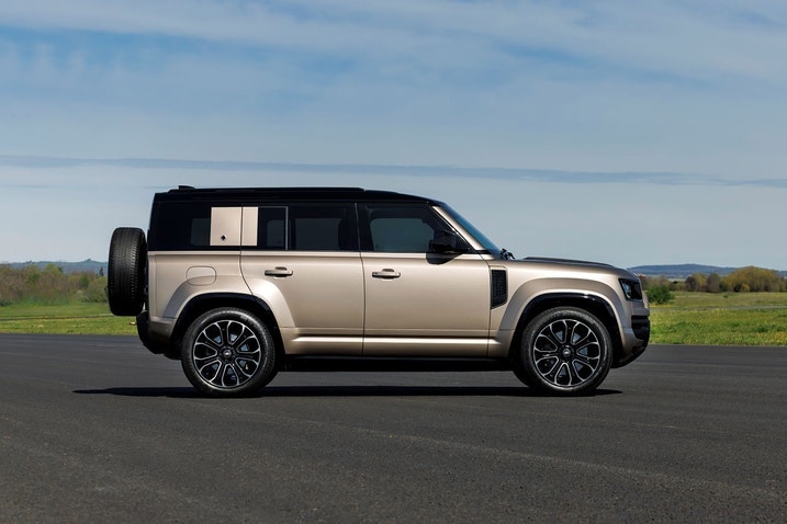 2025 Land Rover Defender Octa profile