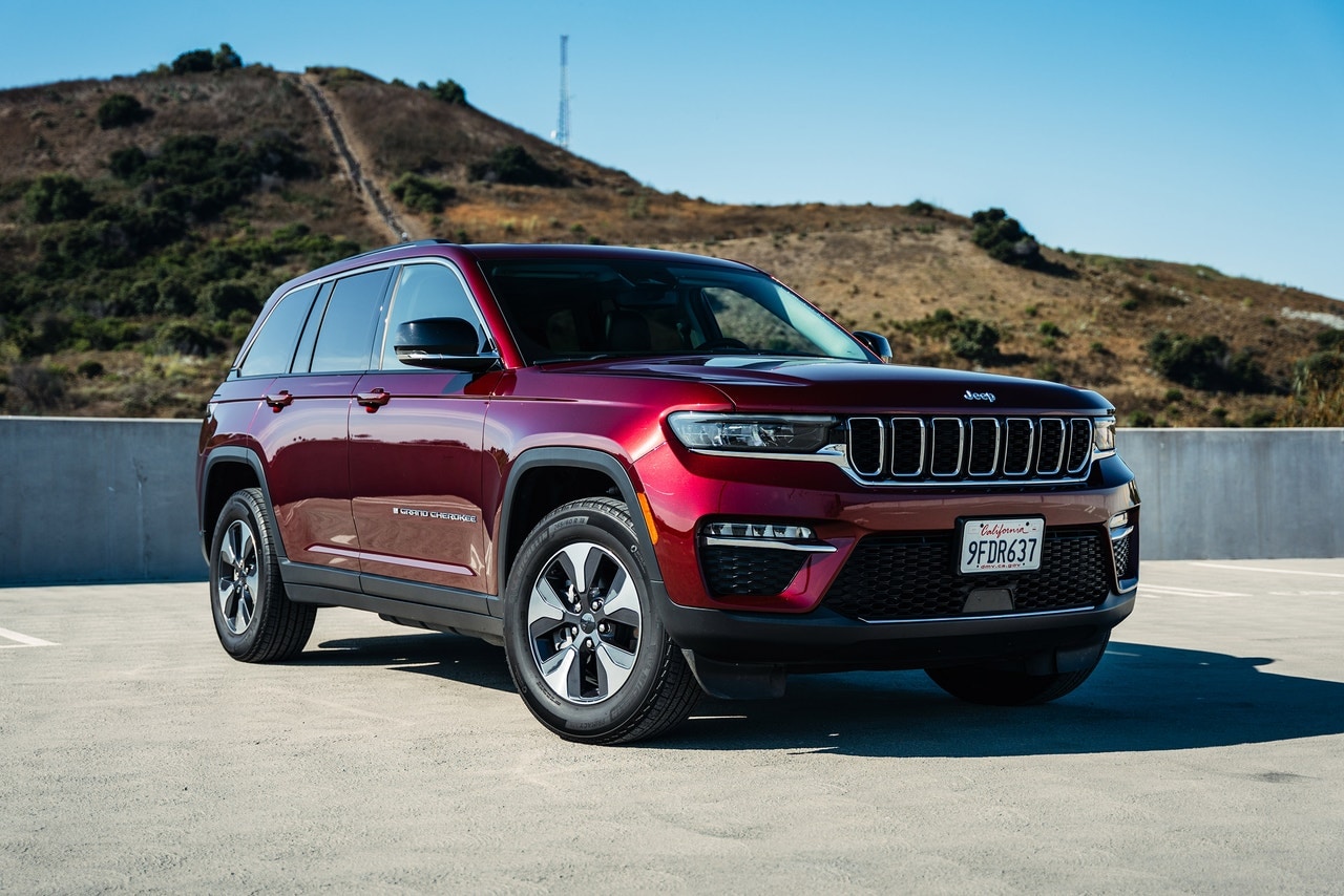 2023 Jeep Grand Cherokee 4xe front 3/4