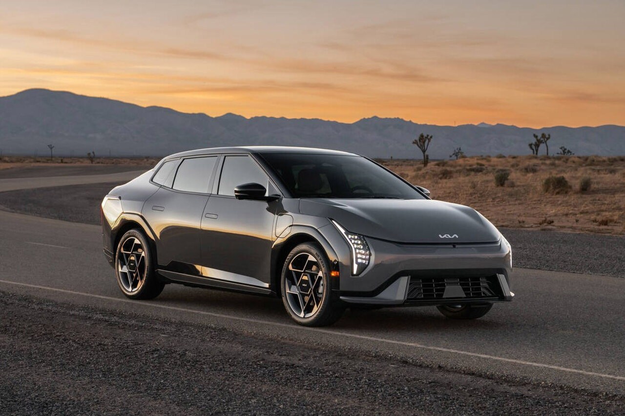 2026 Kia EV4 front 3/4