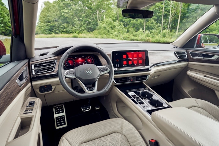 2024 Volkswagen Atlas dashboard
