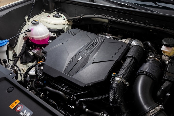 2024 Hyundai Santa Fe engine