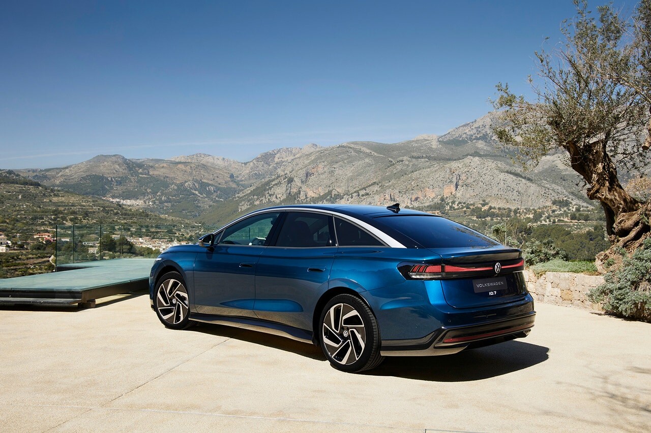 2025 Volkswagen ID.7 rear