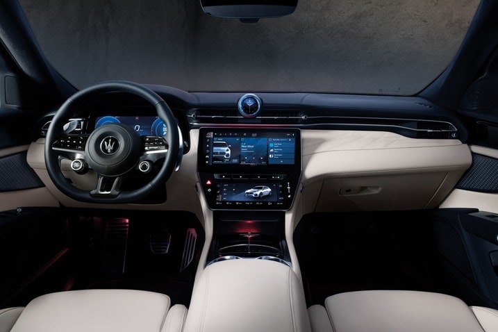 2023 Maserati Grecale interior dash