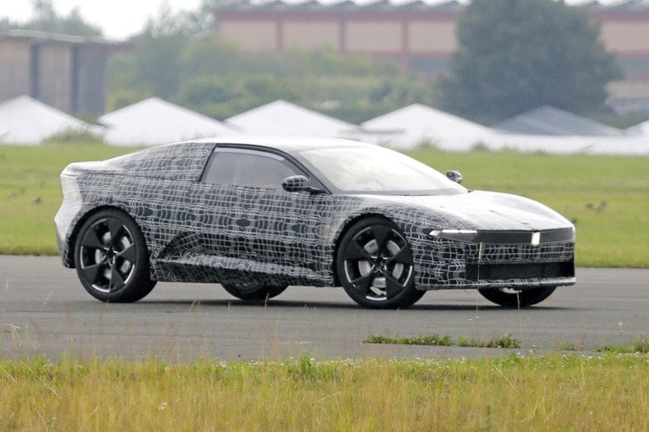 BMW Neue Klasse coupe